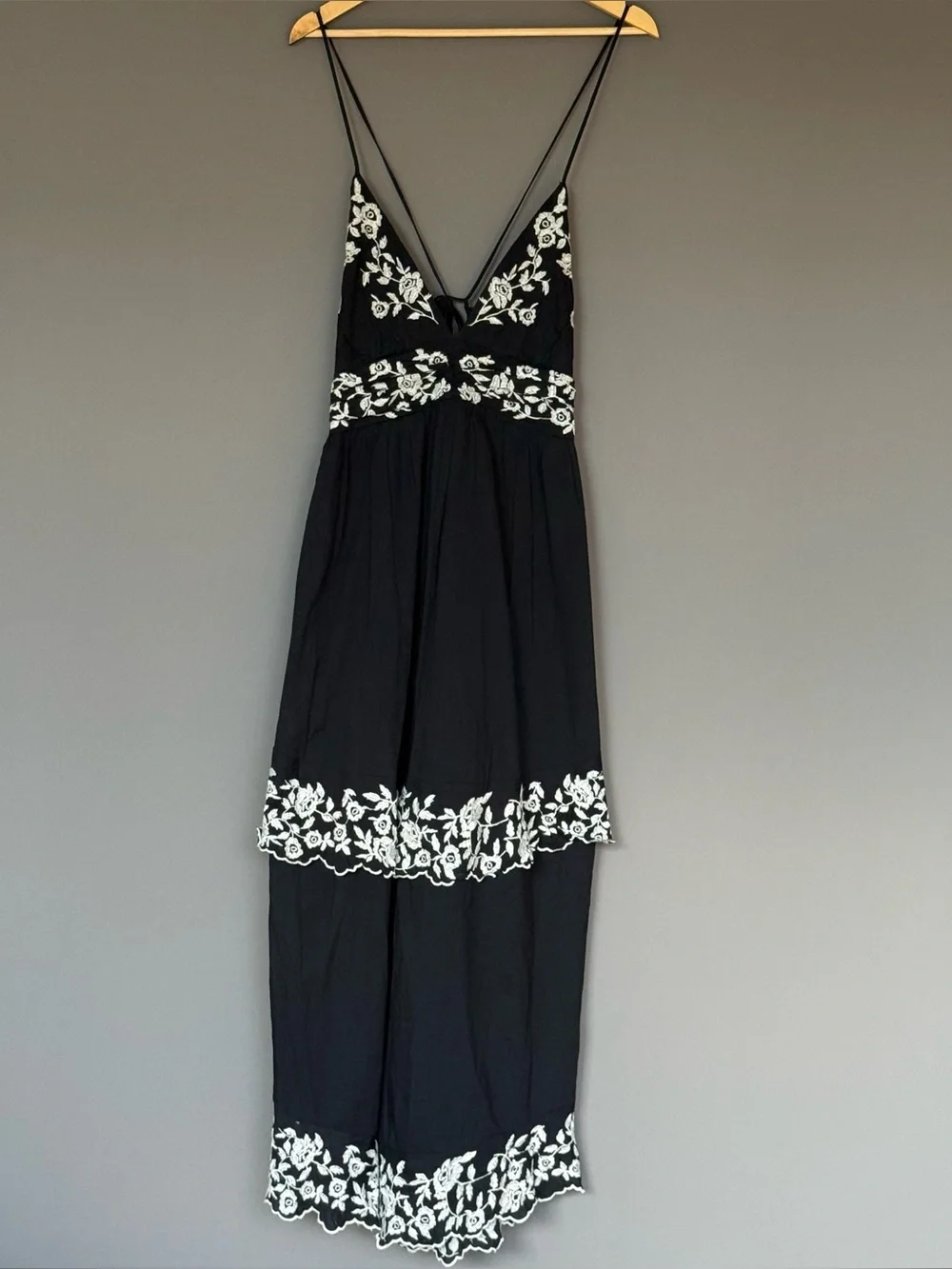 Abercrombie & Fitch Tiered Ruffle Maxi Dress Black White Size L NEW